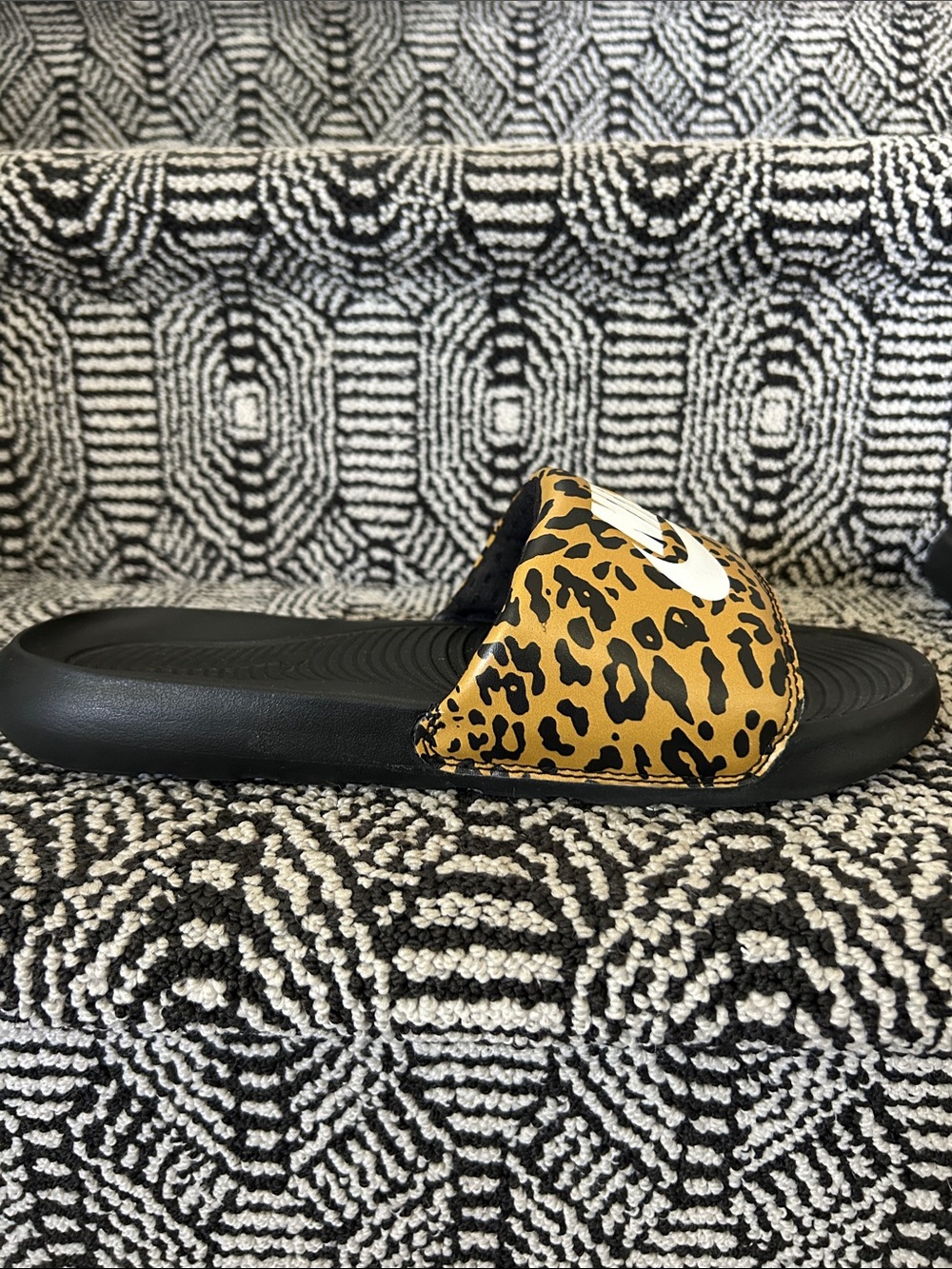 Nike Leopard-Print Slides - Picture 8 of 9